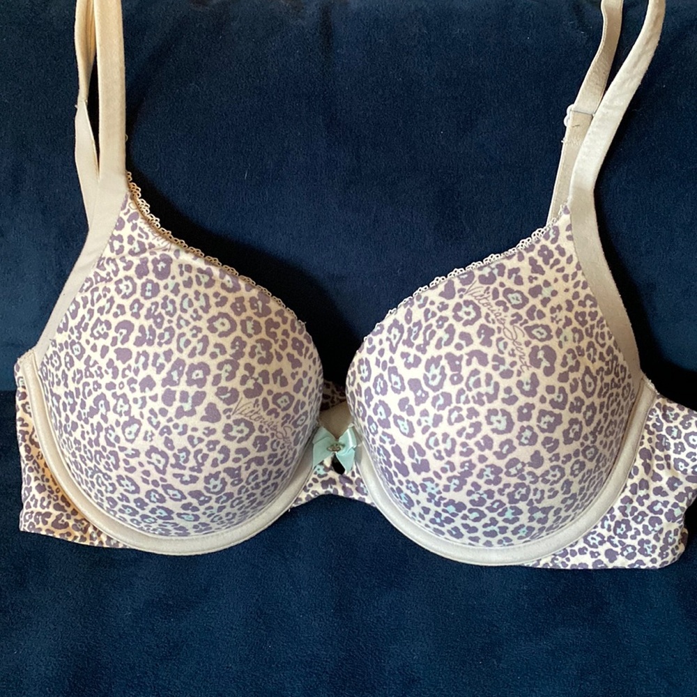 Victoria’s Secret 36B bra